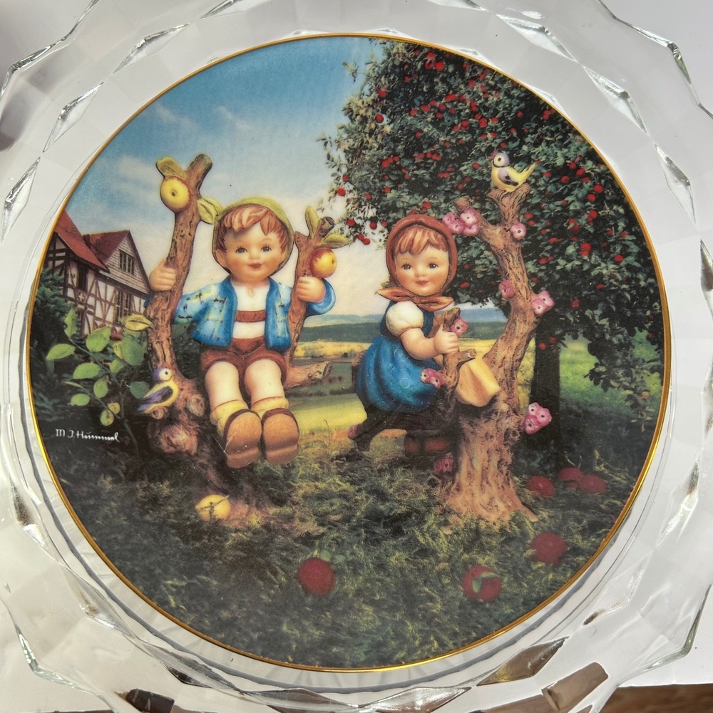 MJ Hummel Apple Tree Boy Girl‎ Plate The Danbury Mint Decorative